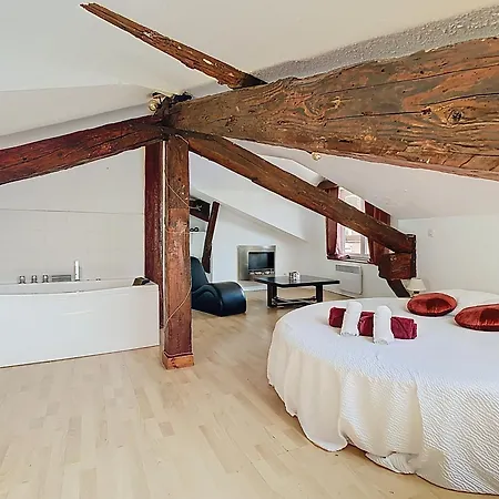 Le Duplex, 65m2, Hyper-centre, 2 Chambres, 6 Pers 公寓 瓦龙